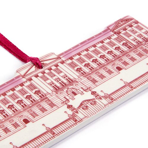 Front of Clay Buckingham Palace Facade Decoration with red outline. 