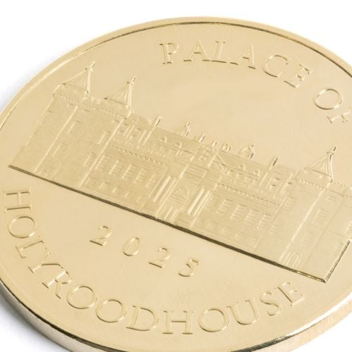 Palace of Holyroodhouse 2025 coin with the facade of the palace on the coin.