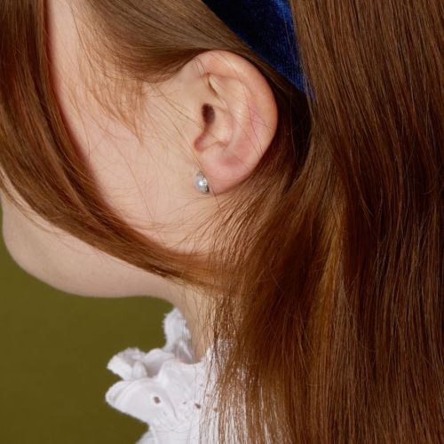  Round pearl and cubic zirconia earrings. 