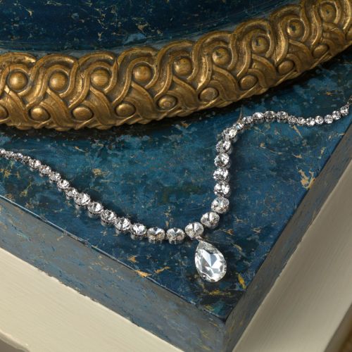 Coronation crystal necklace inspired on Her Majesty Queen Elizabeth II original coronation necklace.